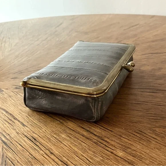 Vintage Eel Skin Gray Leather Clutch Purse with Kiss Lock & Mirror / Wallet - Picture 4 of 10